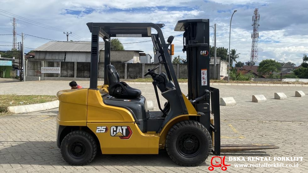 Forklift Diesel Caterpillar FD25 CT18C-85169 2,5 Ton Trilift
